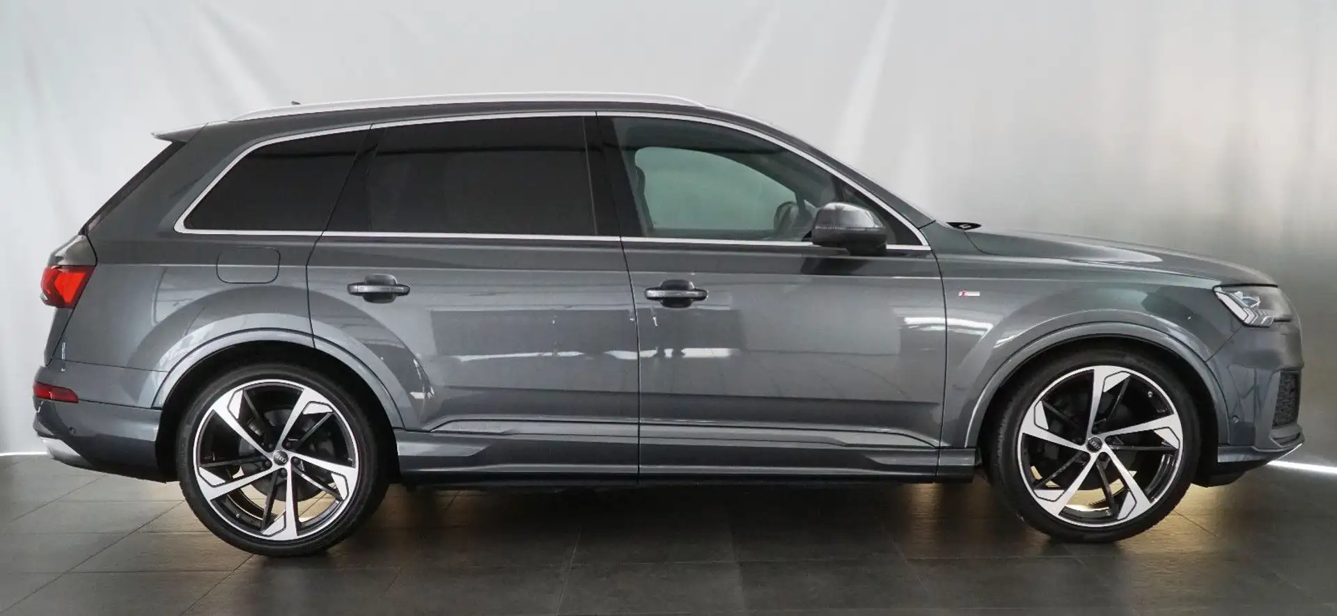 Vehicle image, number 12