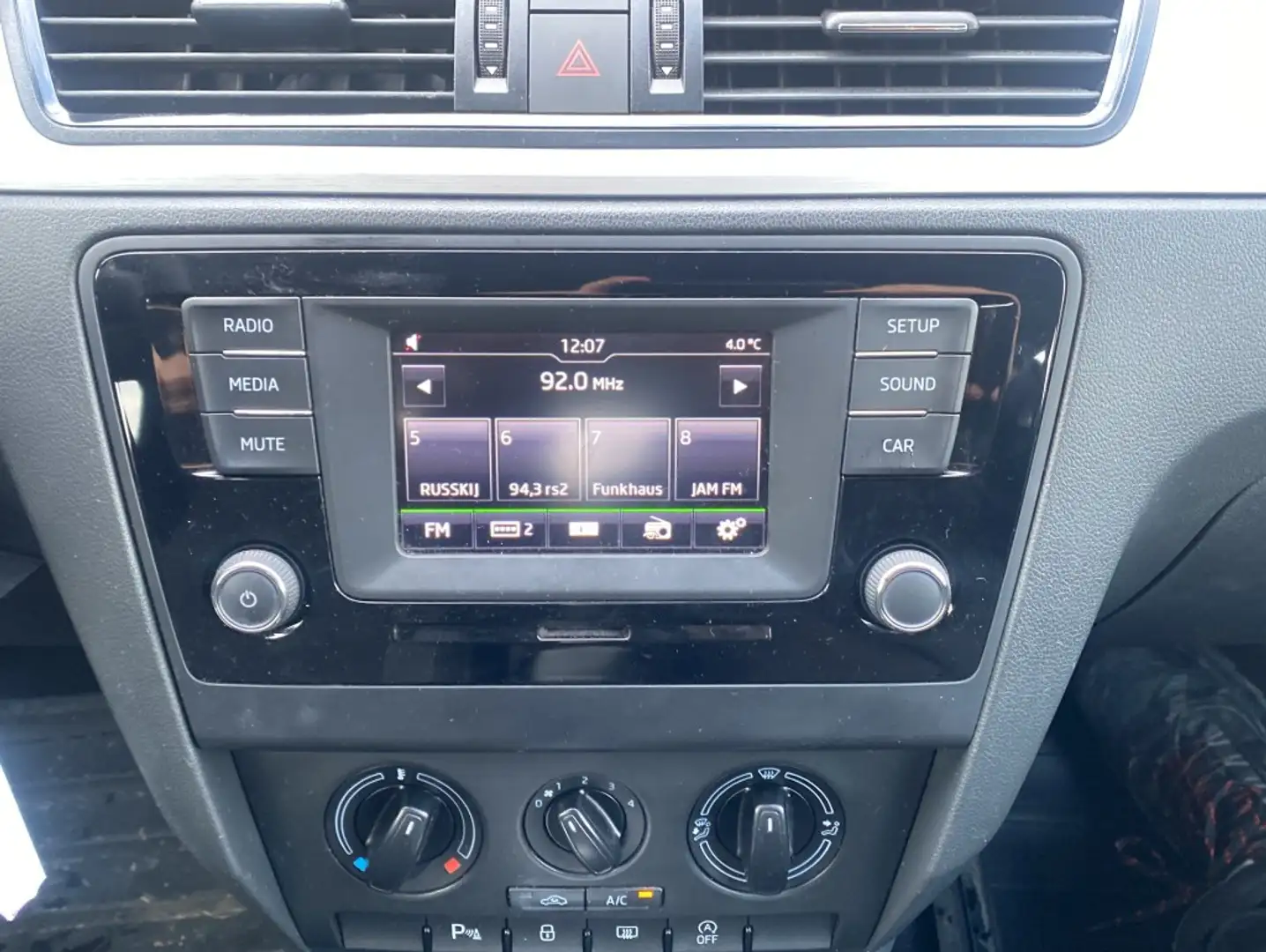 Vehicle image, number 7