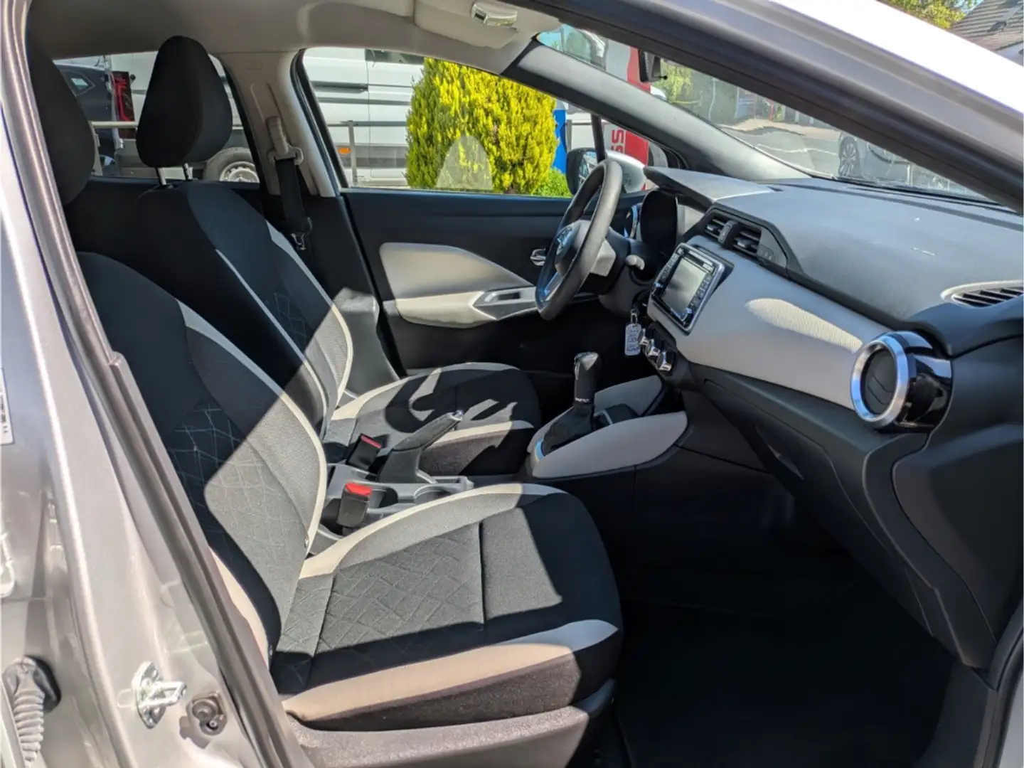 Vehicle image, number 5