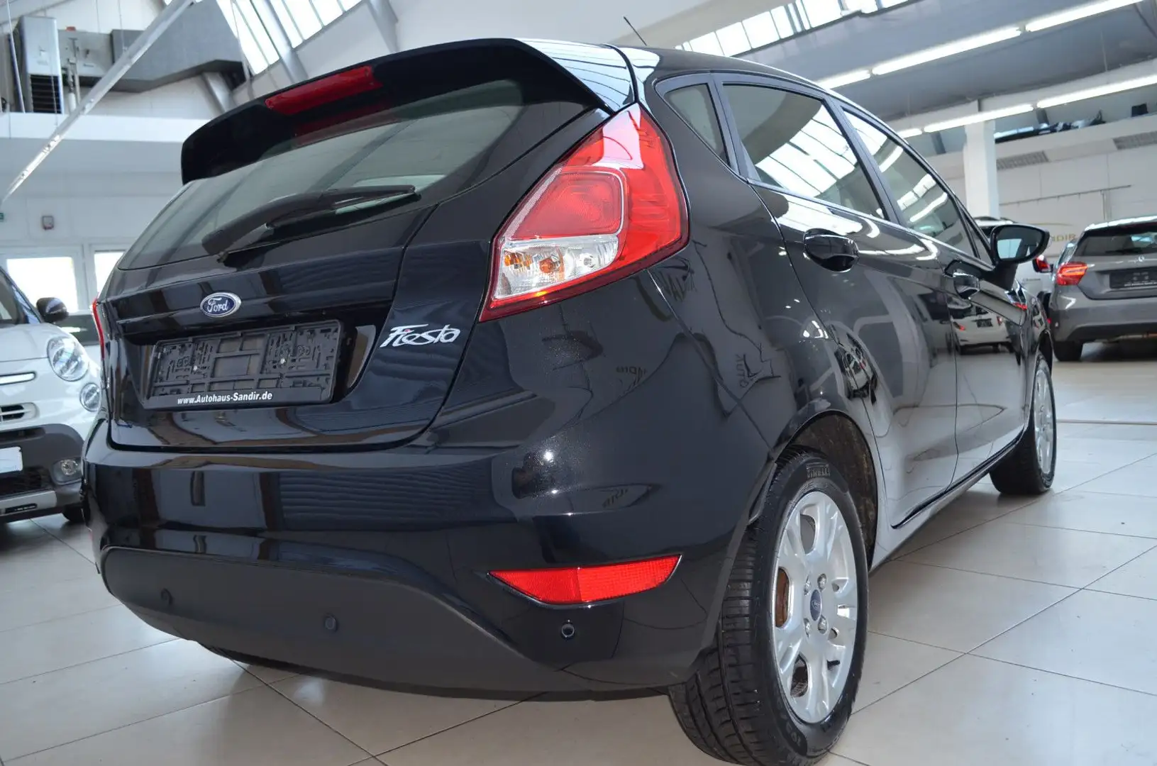 Vehicle image, number 6