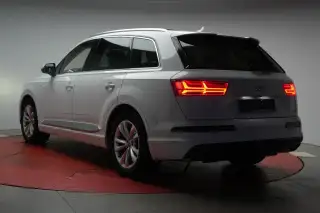 Vehicle image thumbnail, number 4