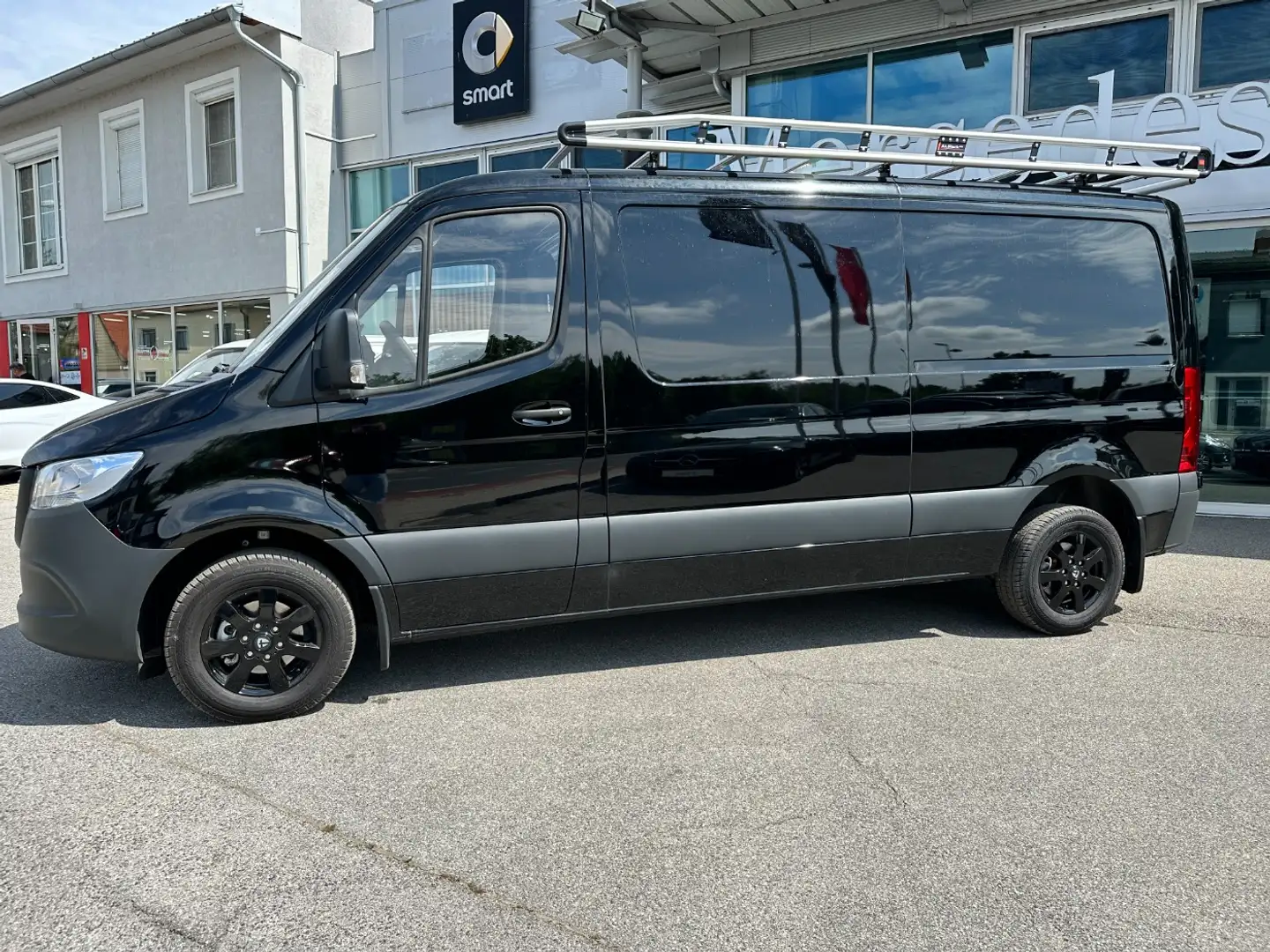 Vehicle image, number 3