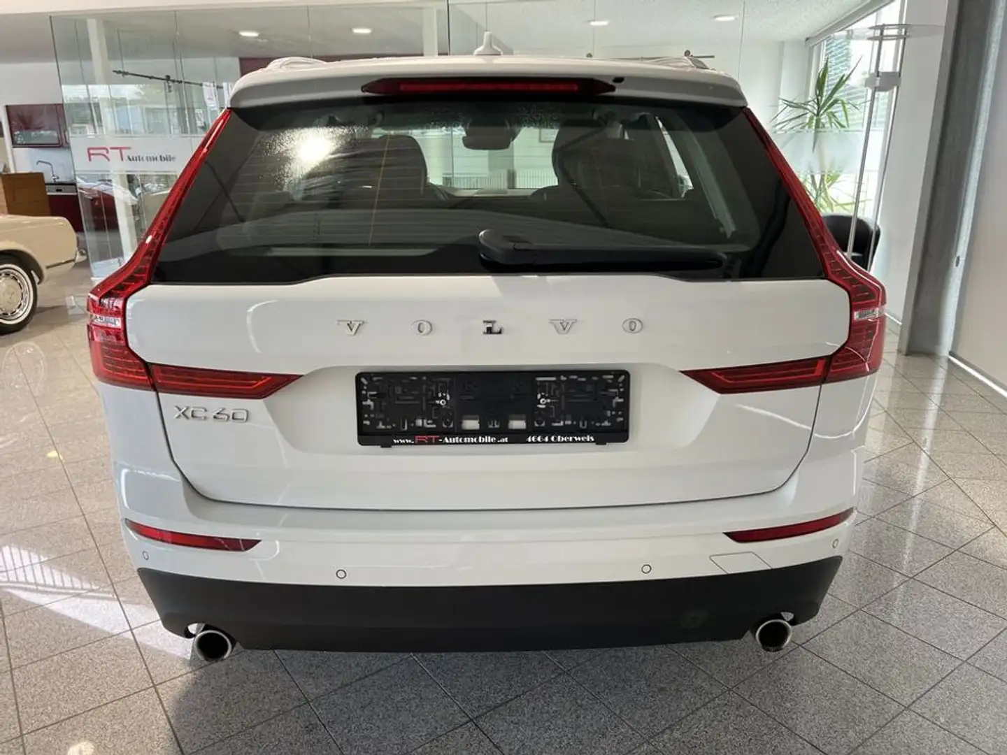 Vehicle image, number 4
