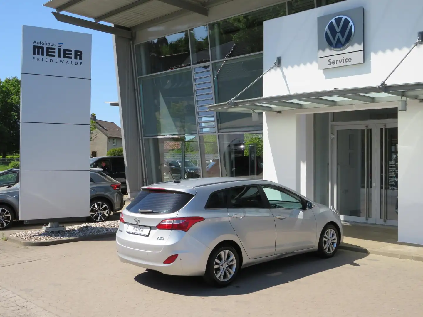 Vehicle image, number 6