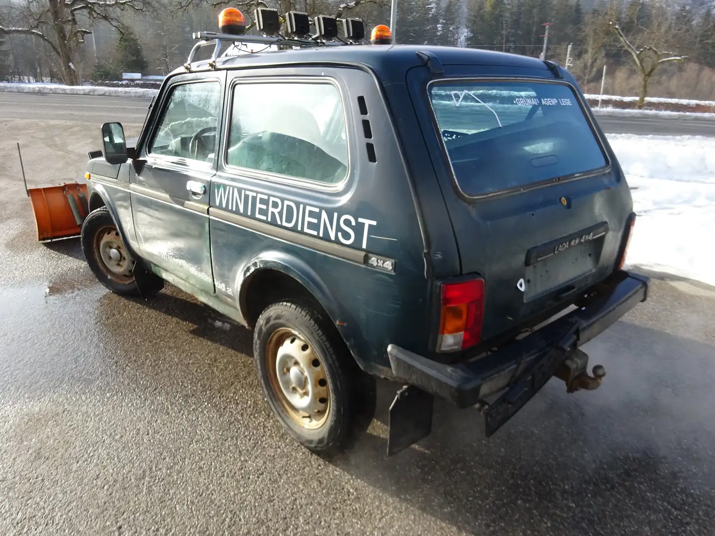 Vehicle image, number 6
