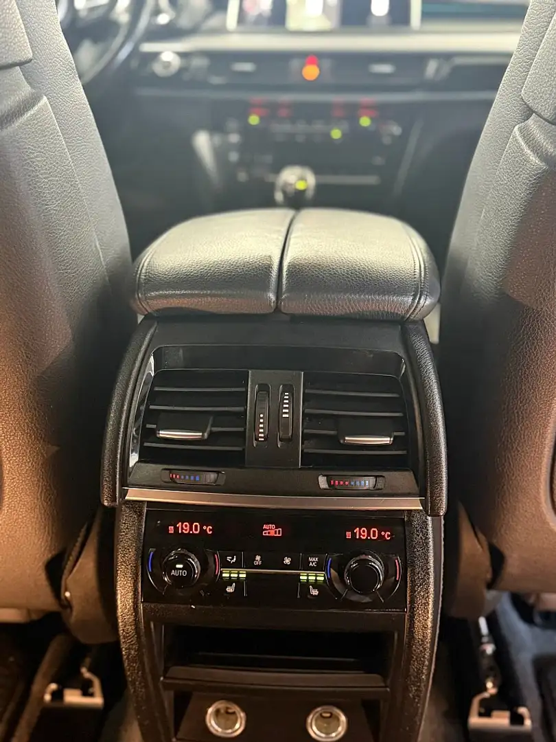 Vehicle image, number 14