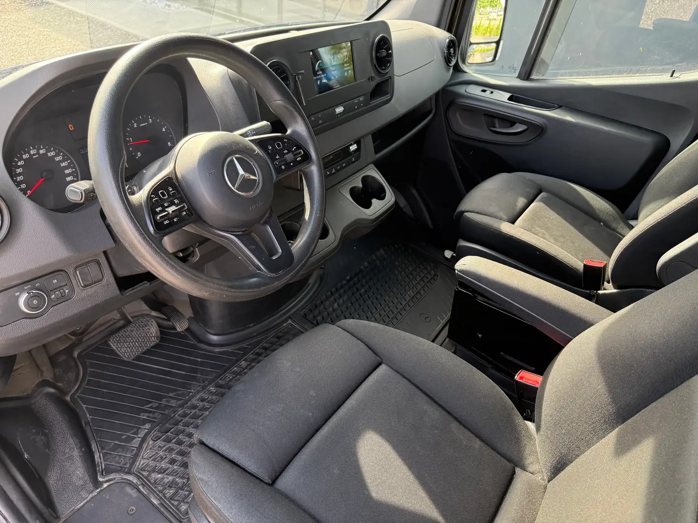 Vehicle image, number 9