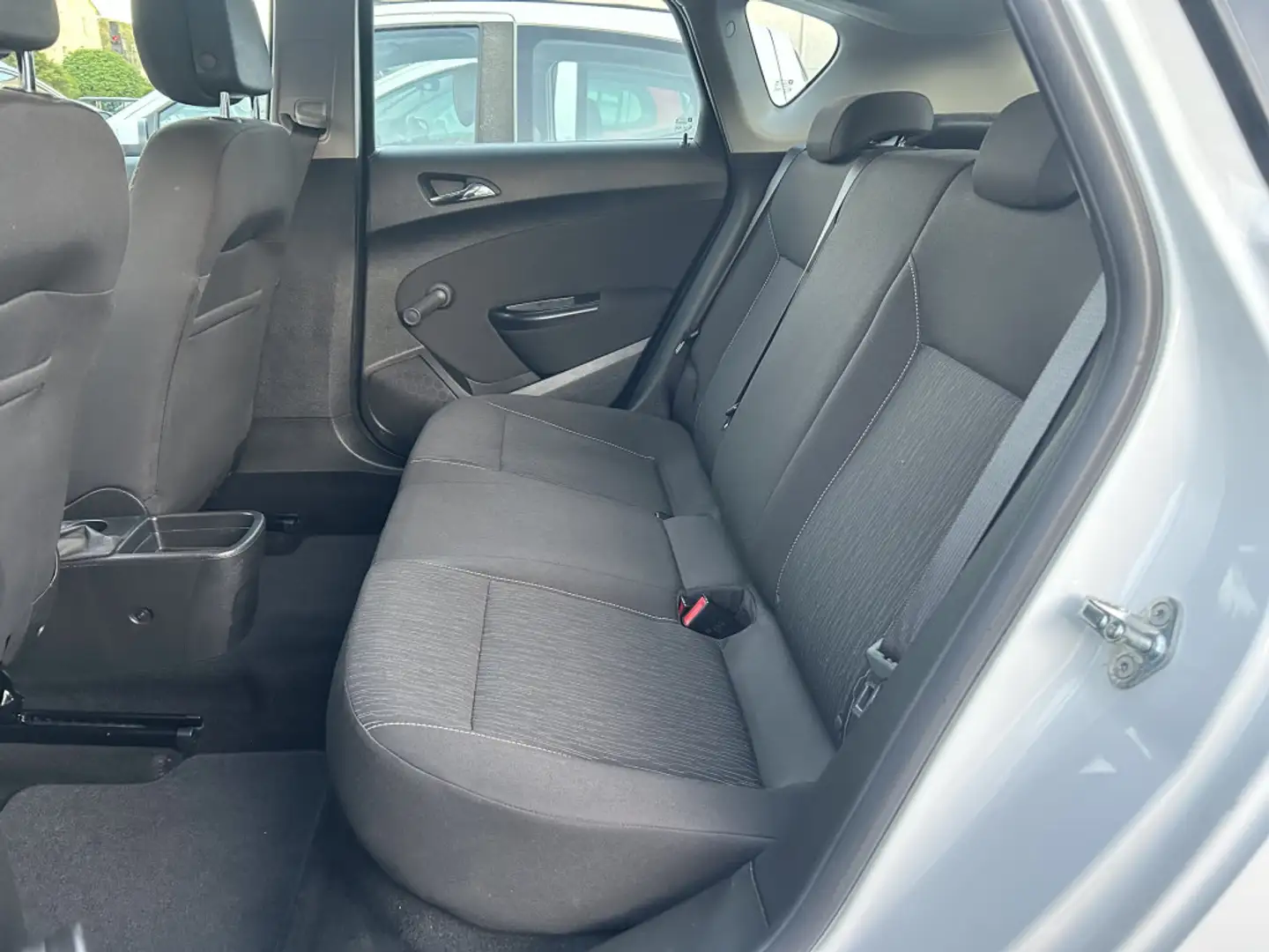 Vehicle image, number 9