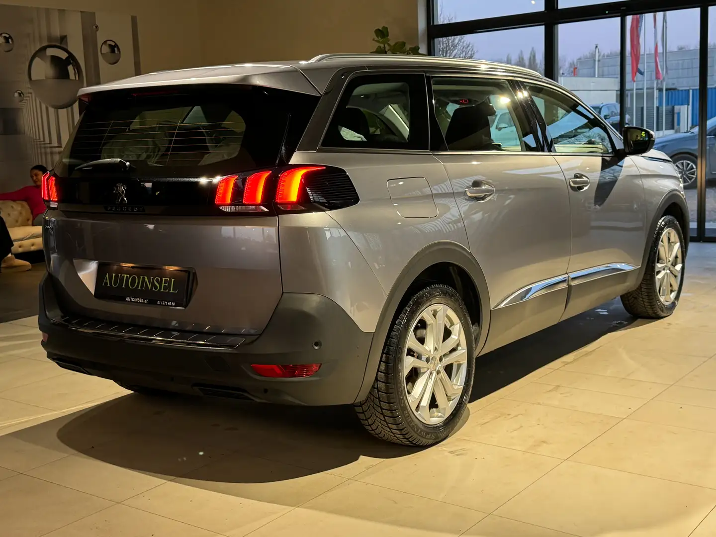 Vehicle image, number 4