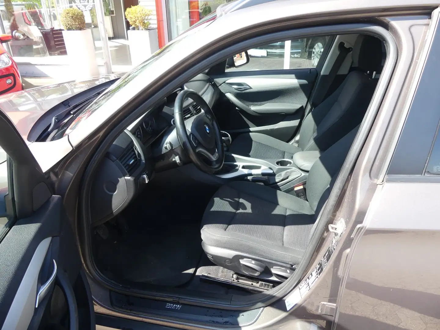 Vehicle image, number 9