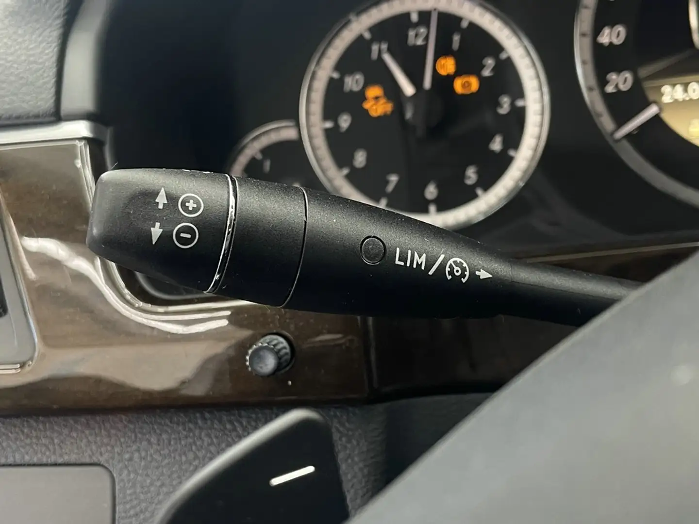 Vehicle image, number 10