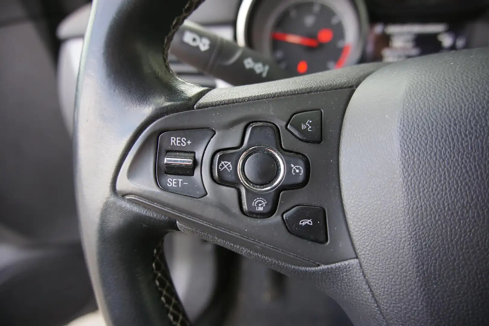 Vehicle image, number 13