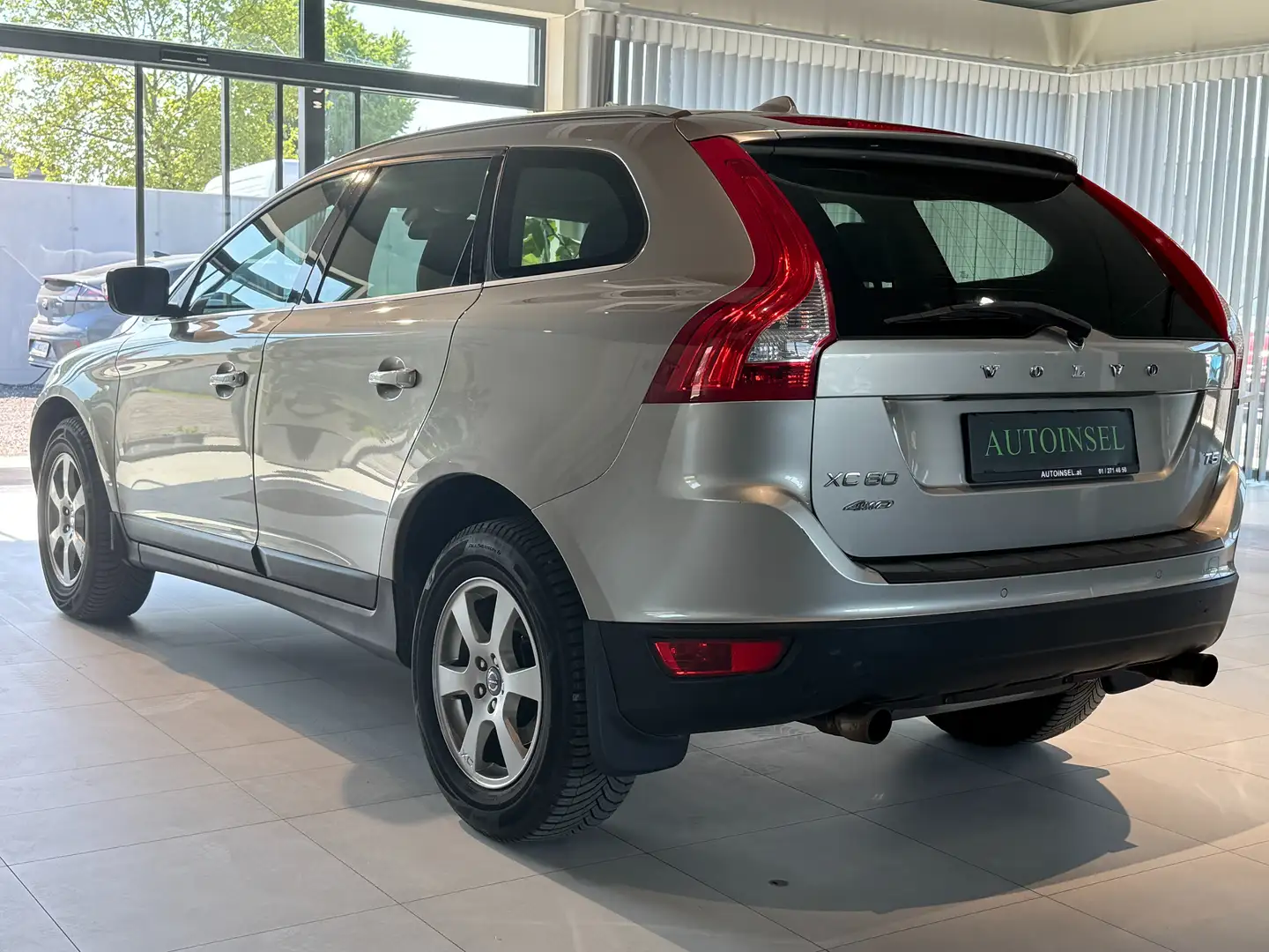 Vehicle image, number 4