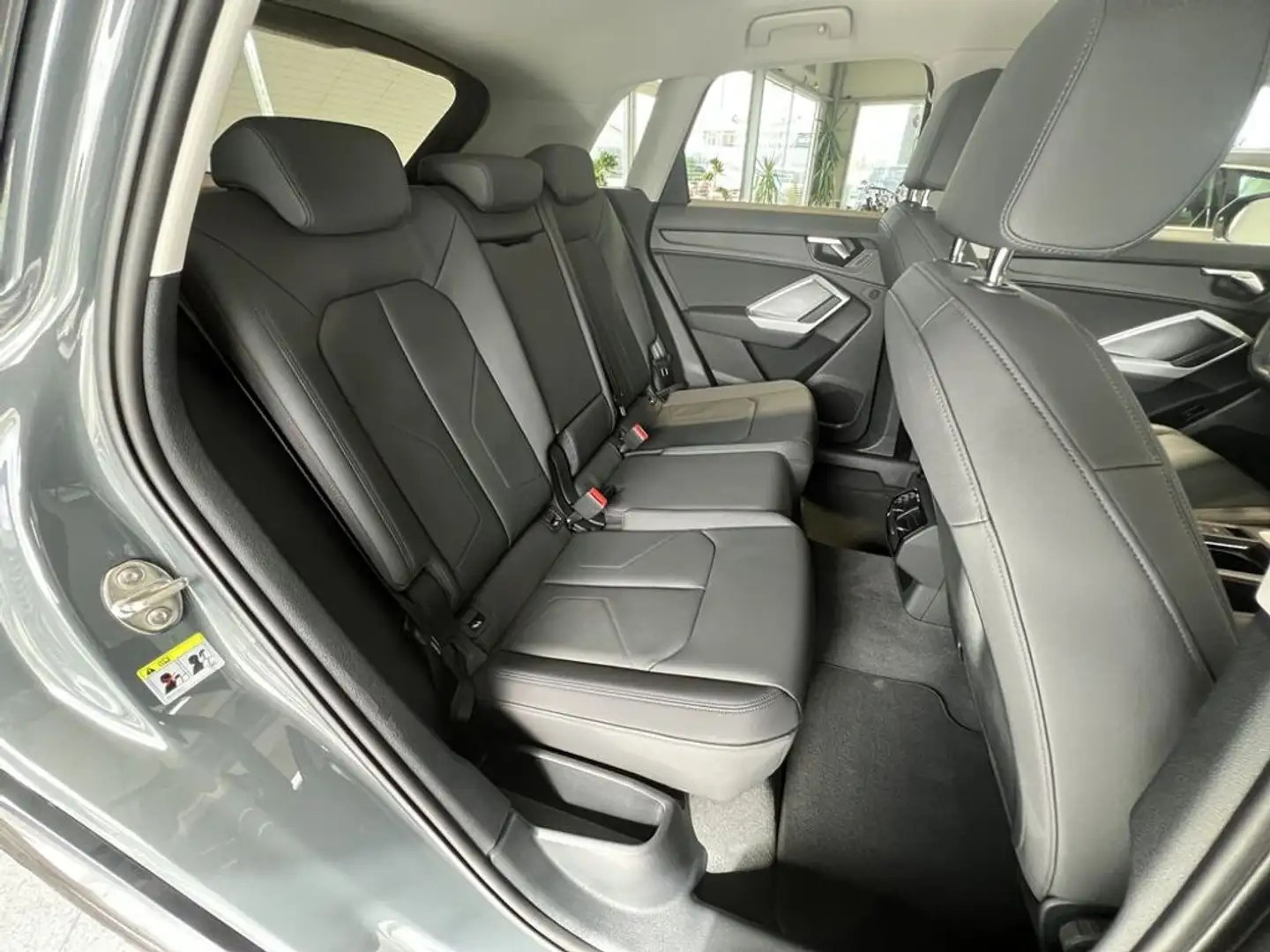 Vehicle image, number 7