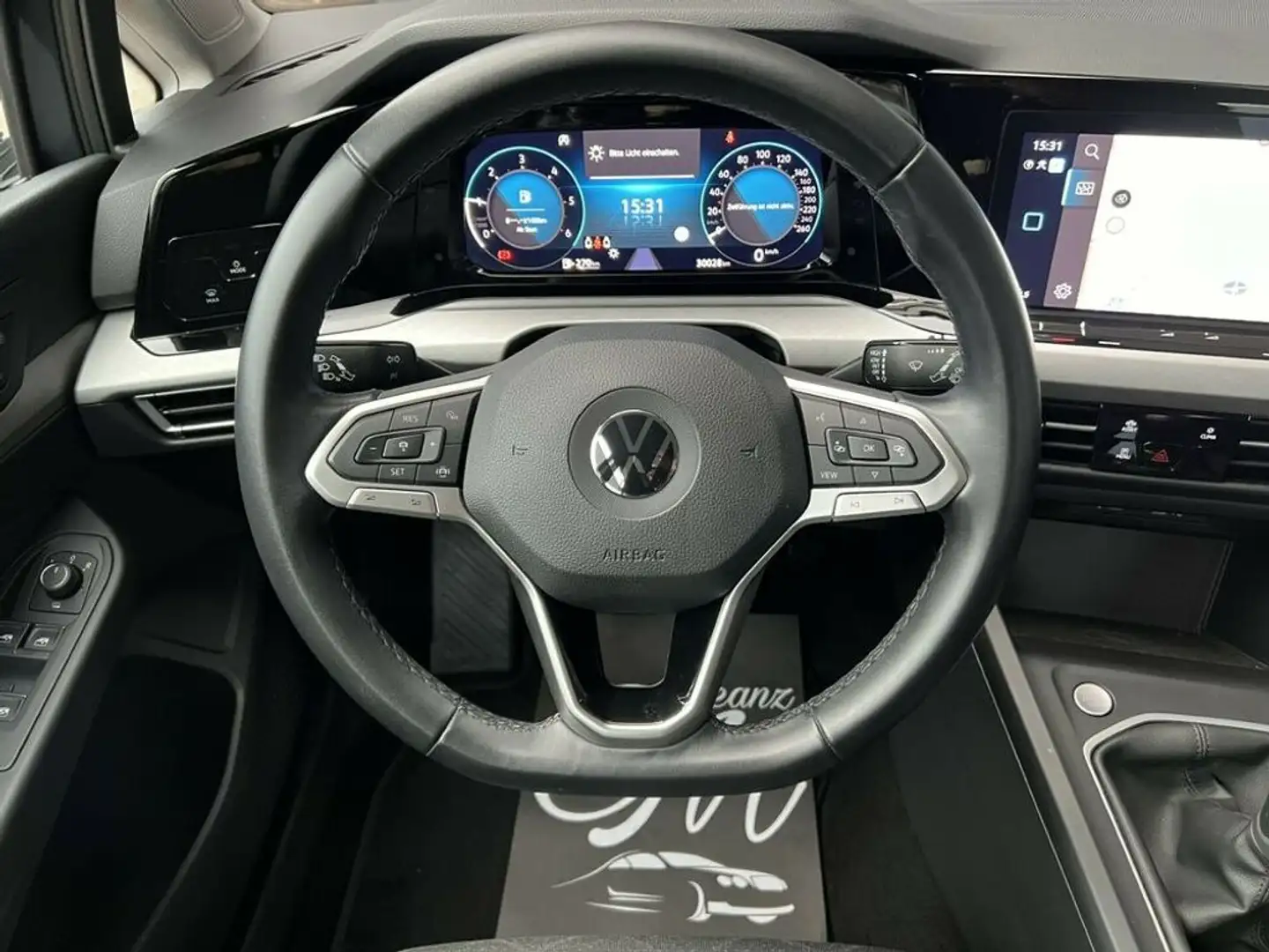 Vehicle image, number 13