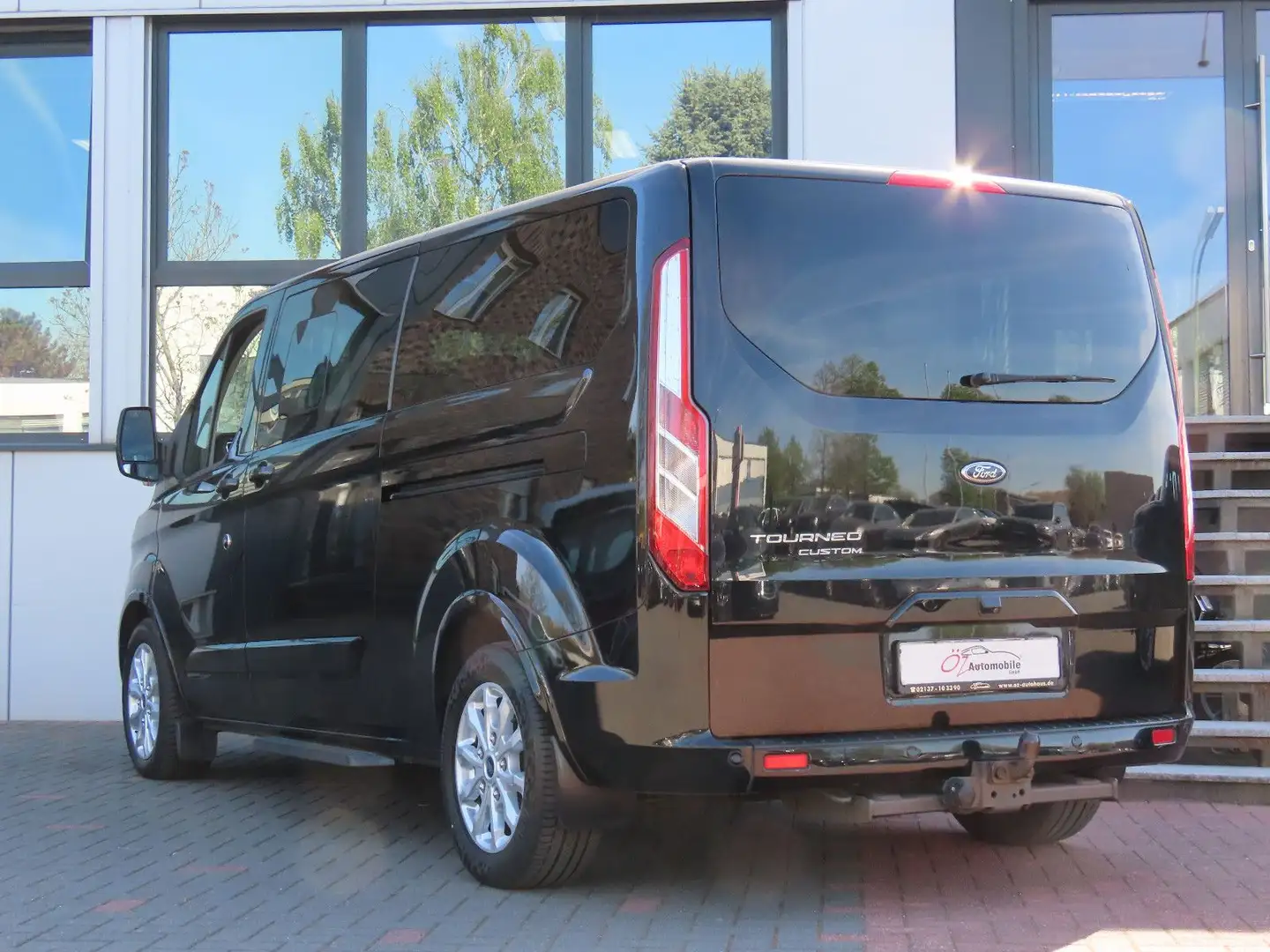 Vehicle image, number 4