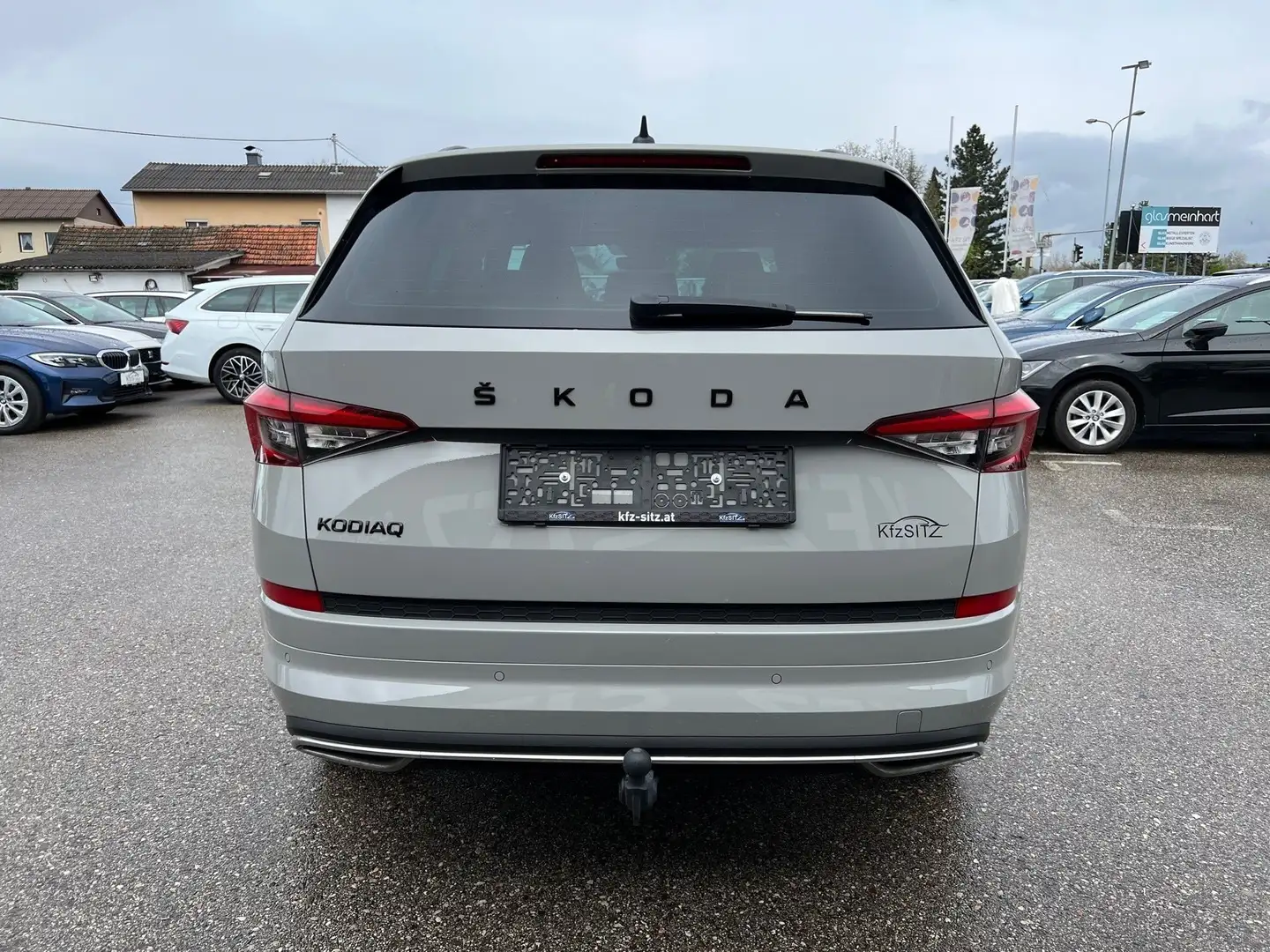 Vehicle image, number 4