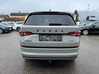 Vehicle image thumbnail, number 4