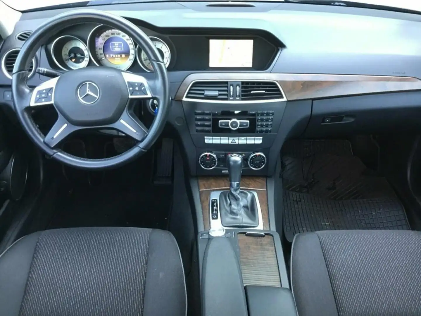 Vehicle image, number 10