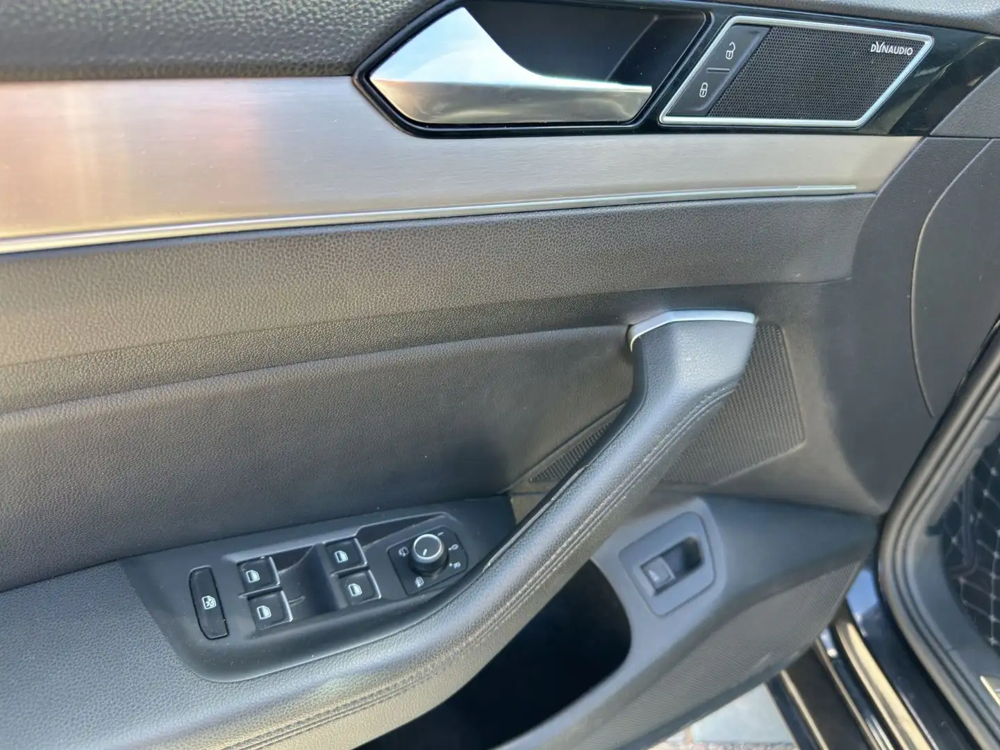 Vehicle image, number 13