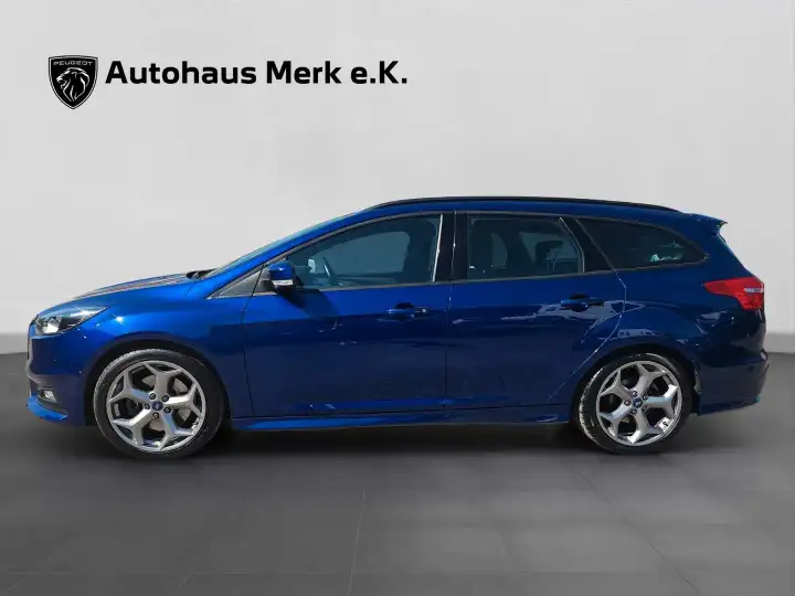 Additional image of the vehicle