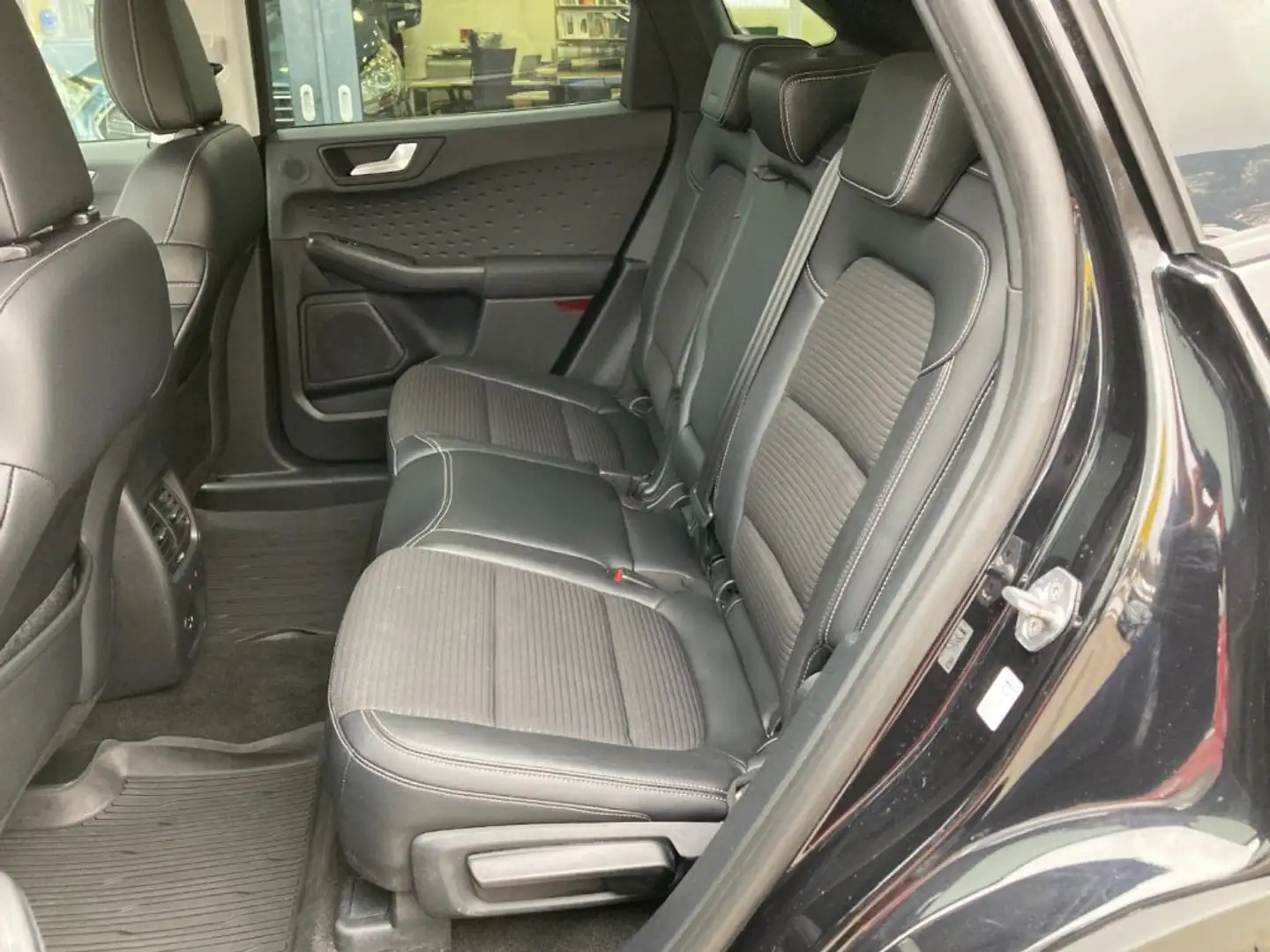 Vehicle image, number 9
