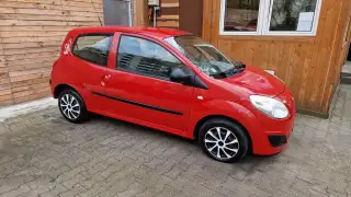 Vehicle image thumbnail, number 3