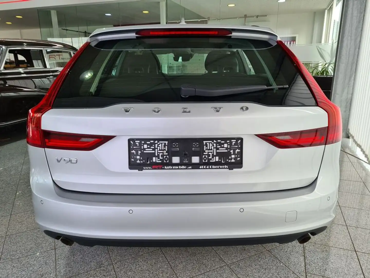 Vehicle image, number 4