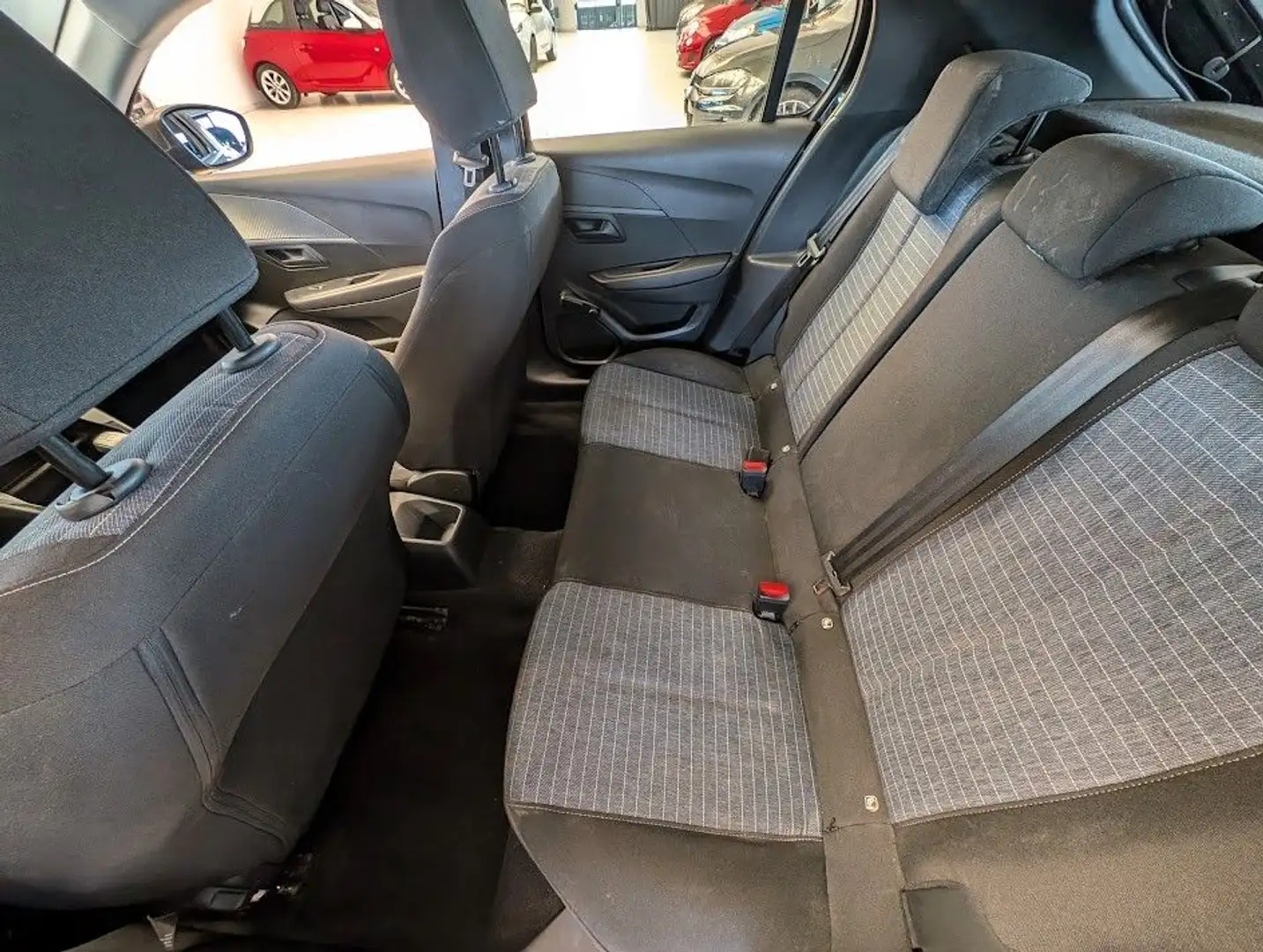 Vehicle image, number 9