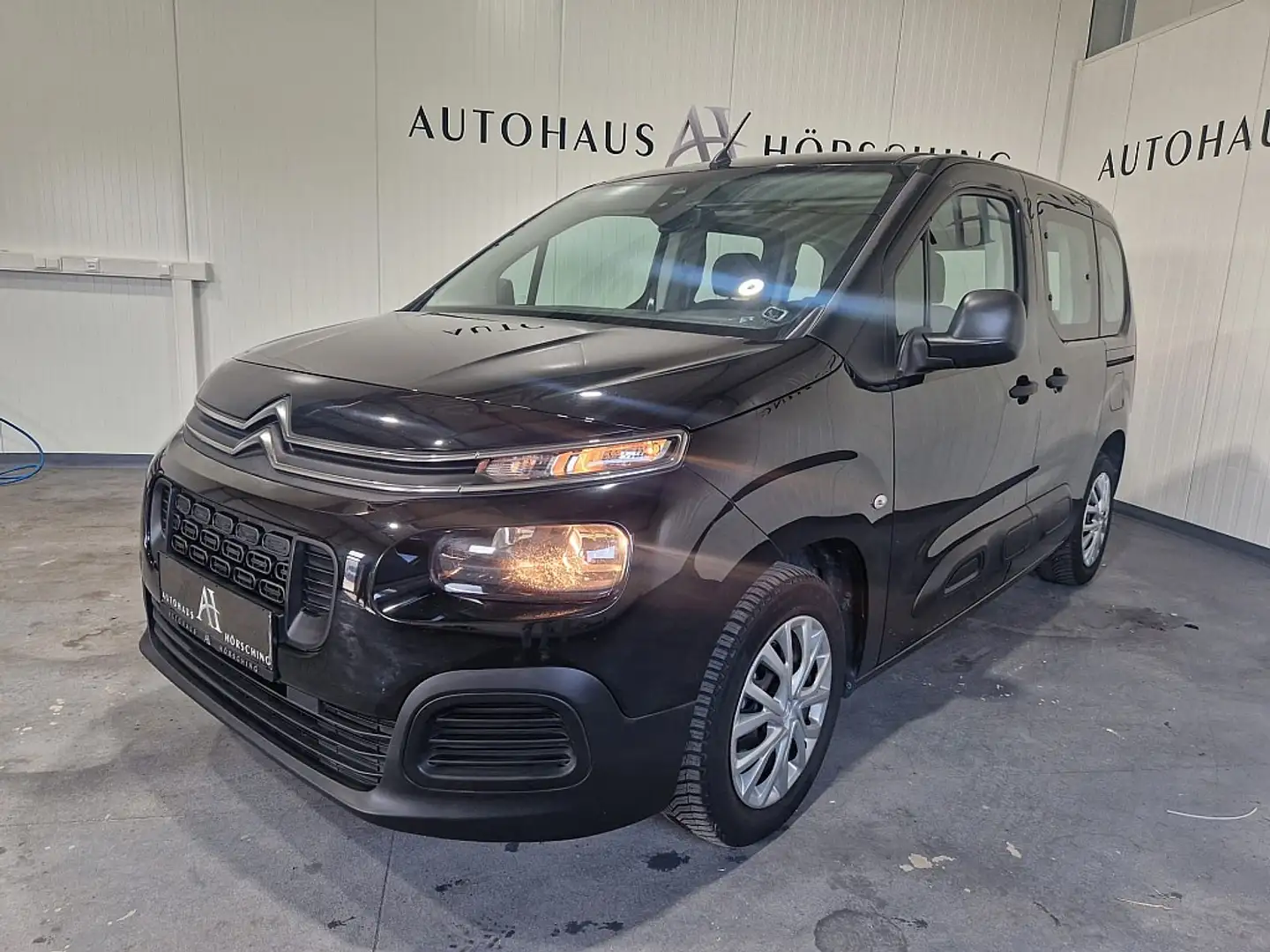 Vehicle image, number 3