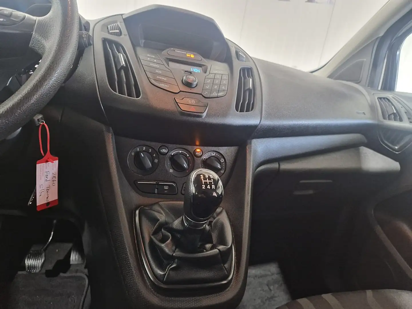 Vehicle image, number 13
