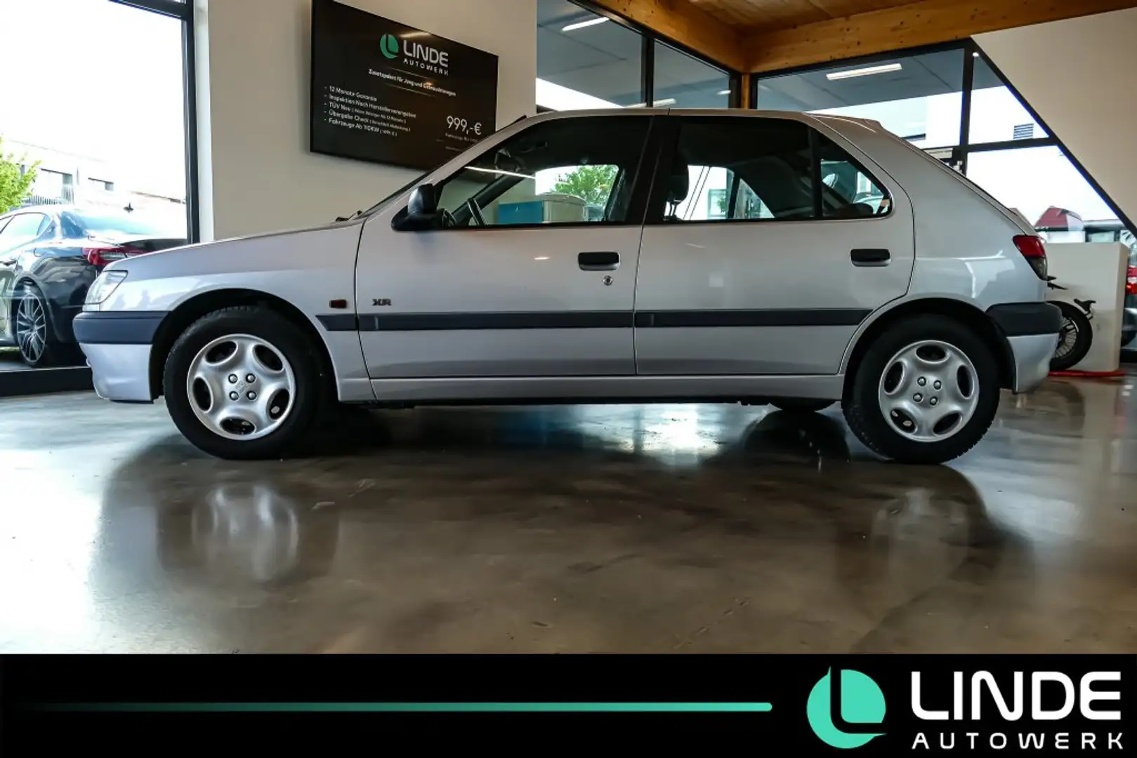 Vehicle image, number 4