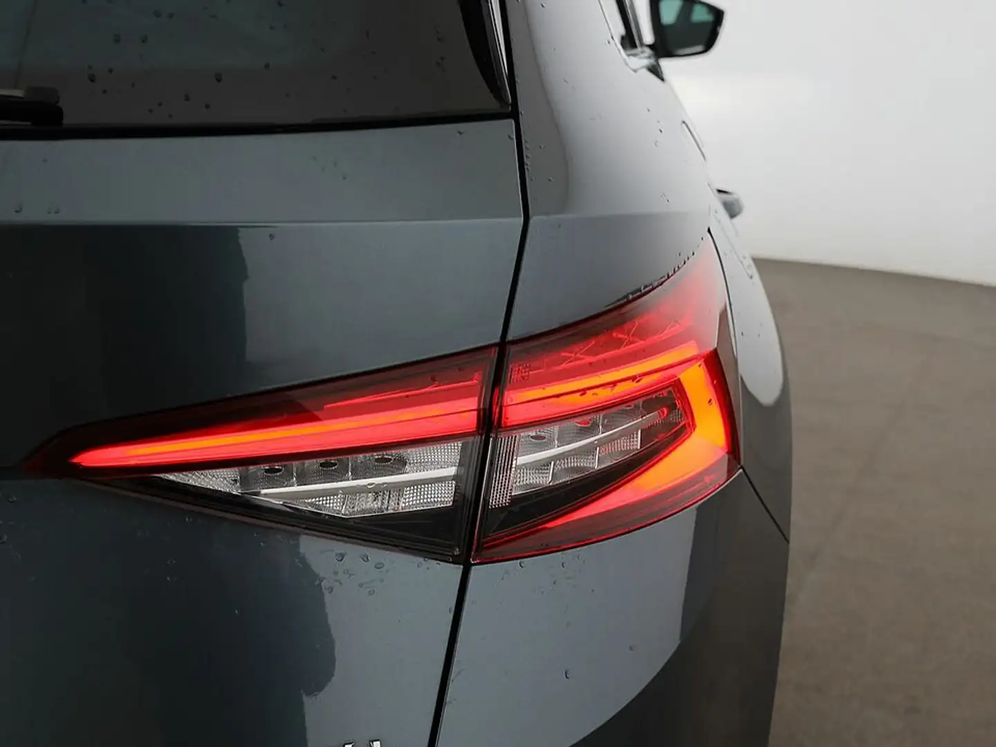 Vehicle image, number 8