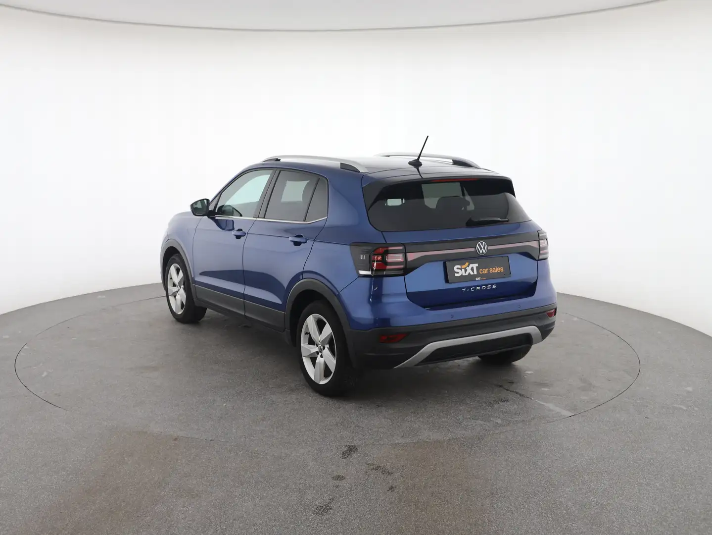 Vehicle image, number 4