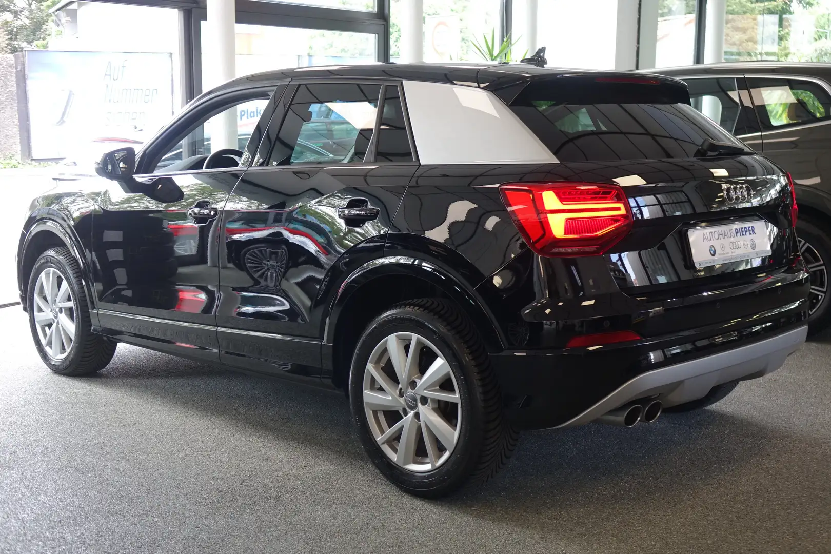 Vehicle image, number 4