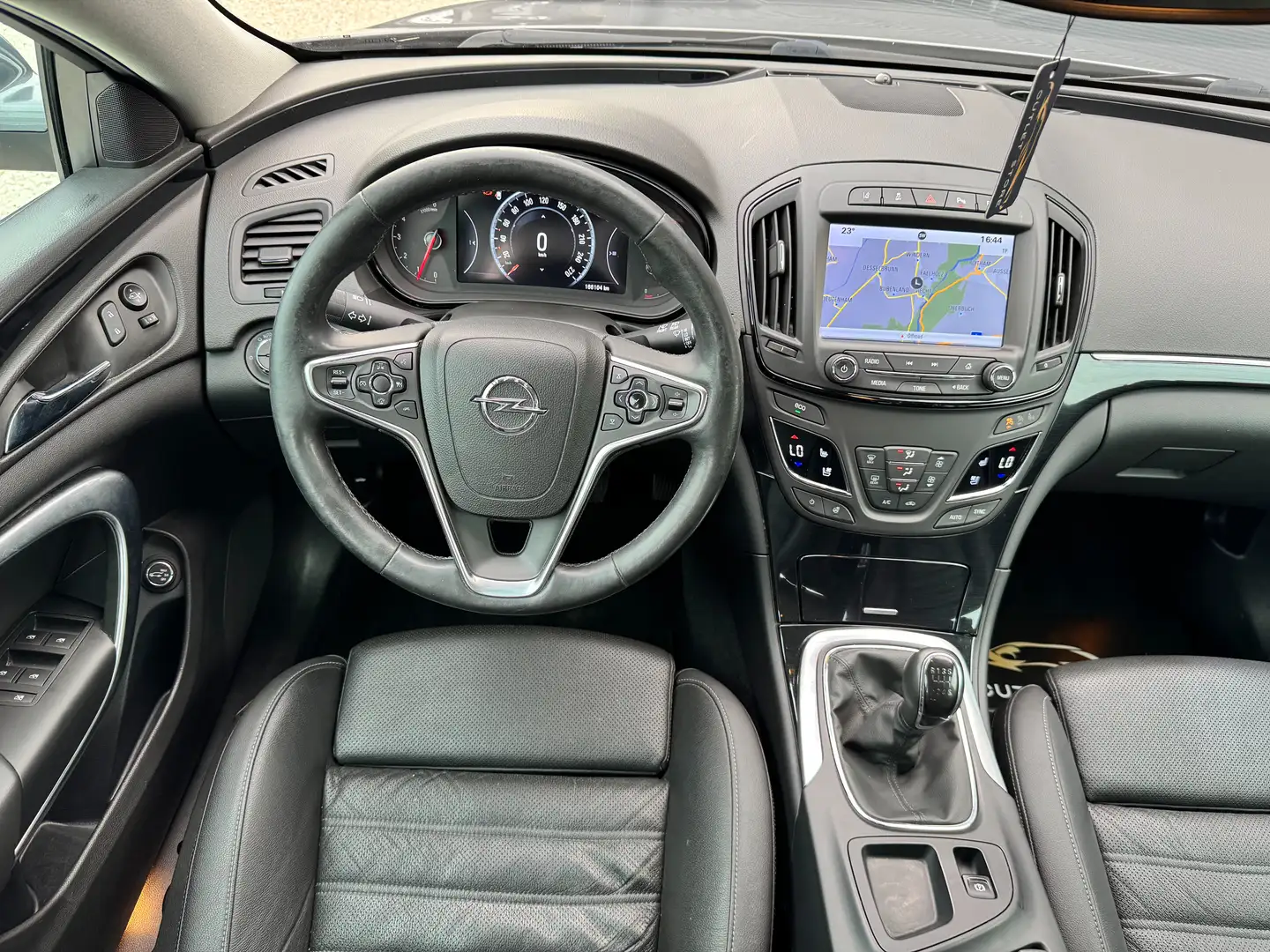 Vehicle image, number 13