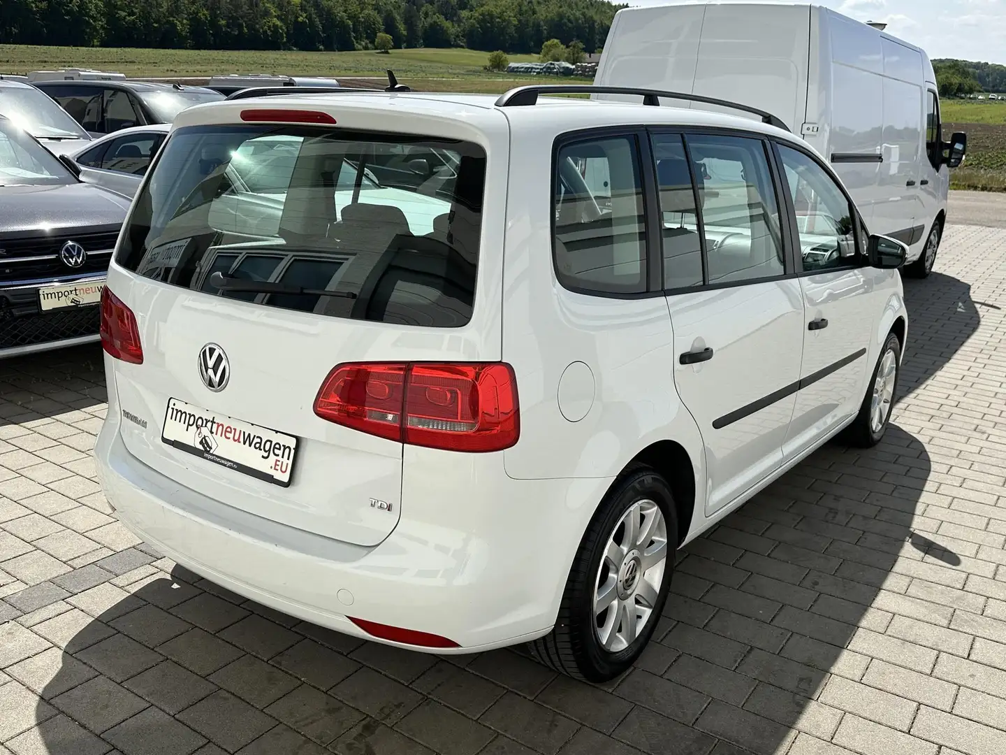 Vehicle image, number 10