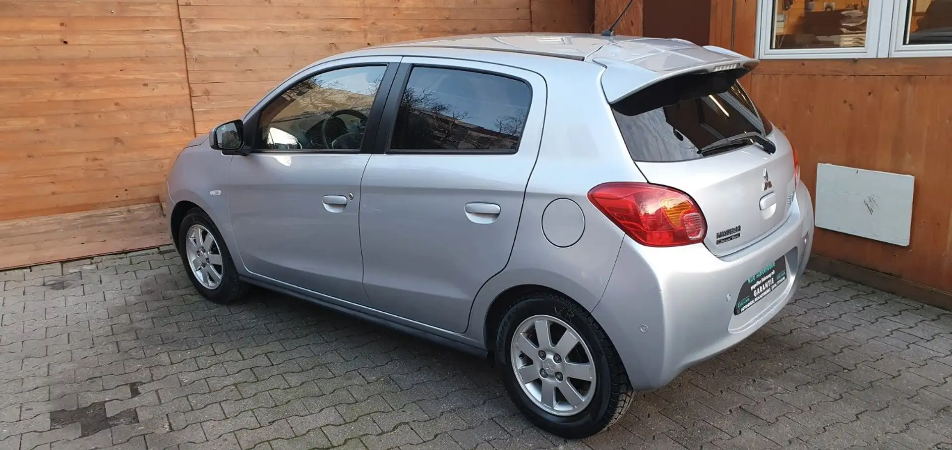 Vehicle image, number 4