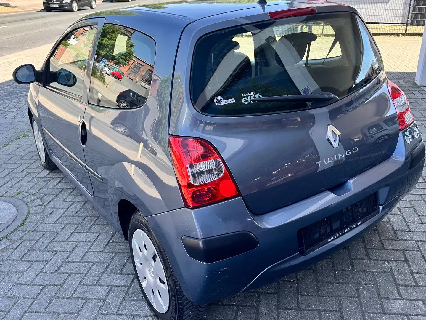 Vehicle image, number 5