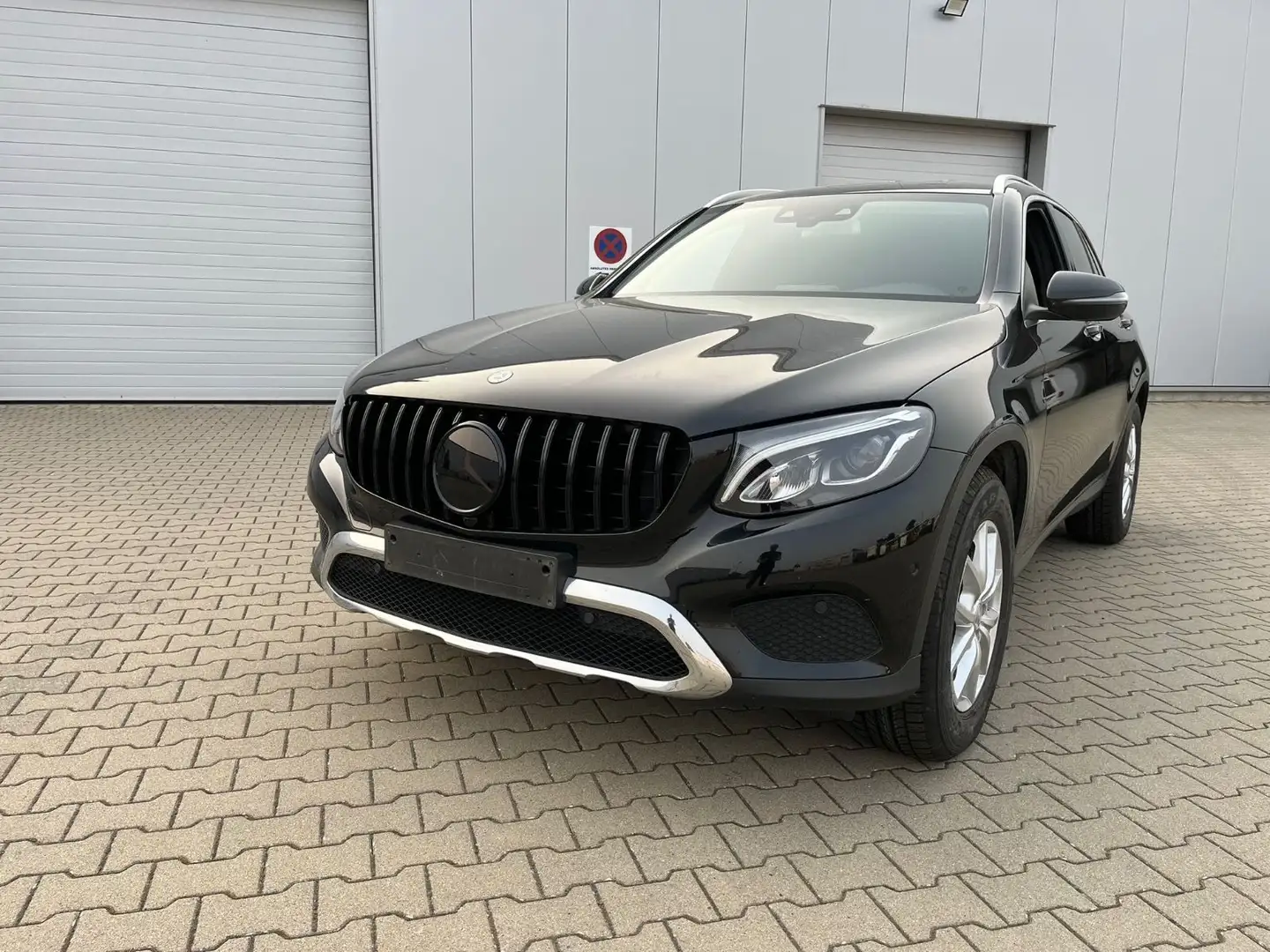 Vehicle image, number 1