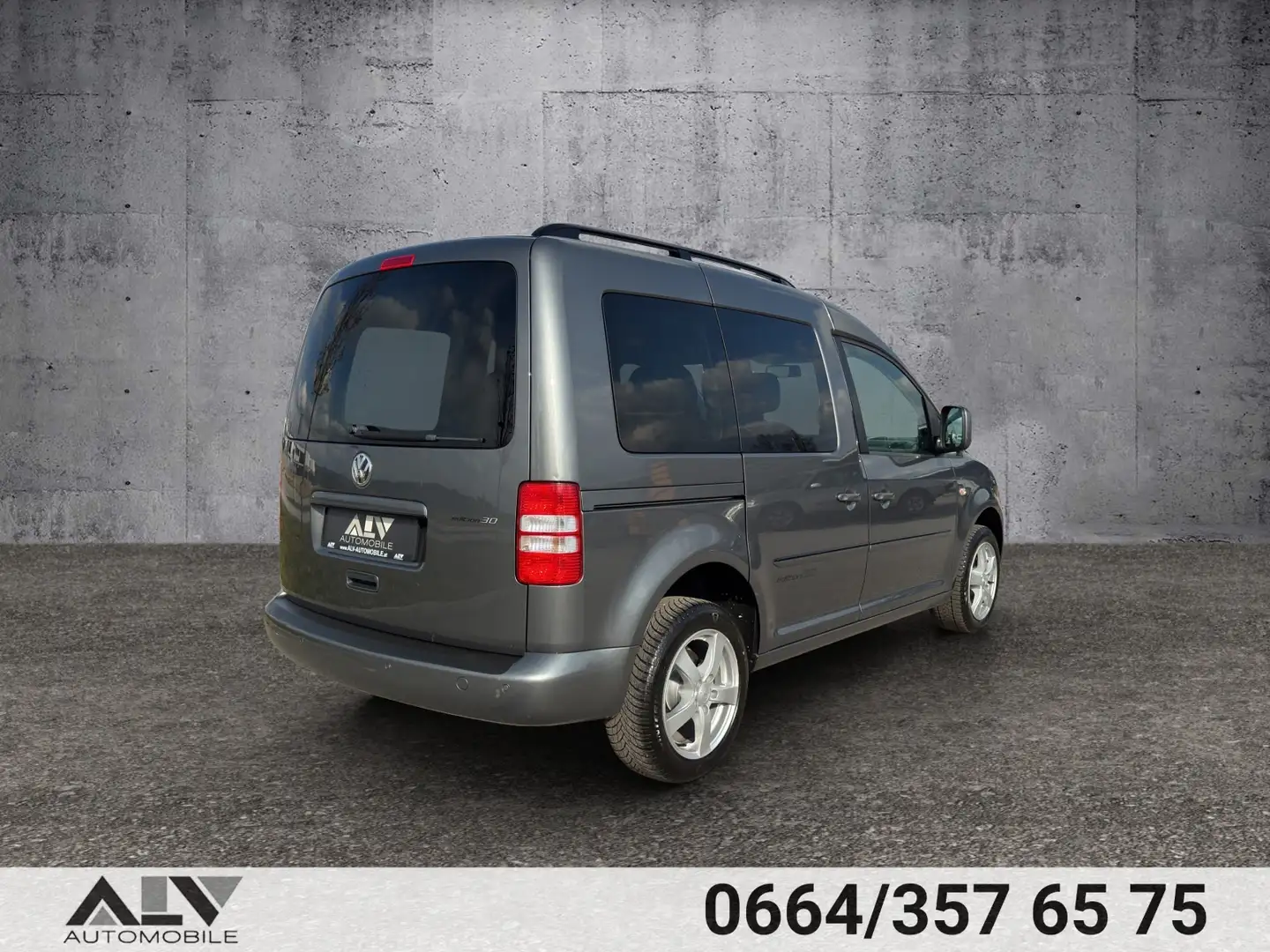 Vehicle image, number 4