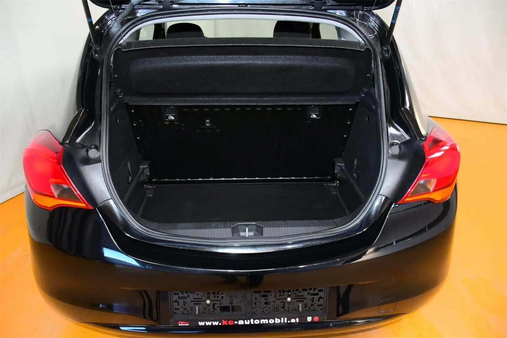 Vehicle image, number 19