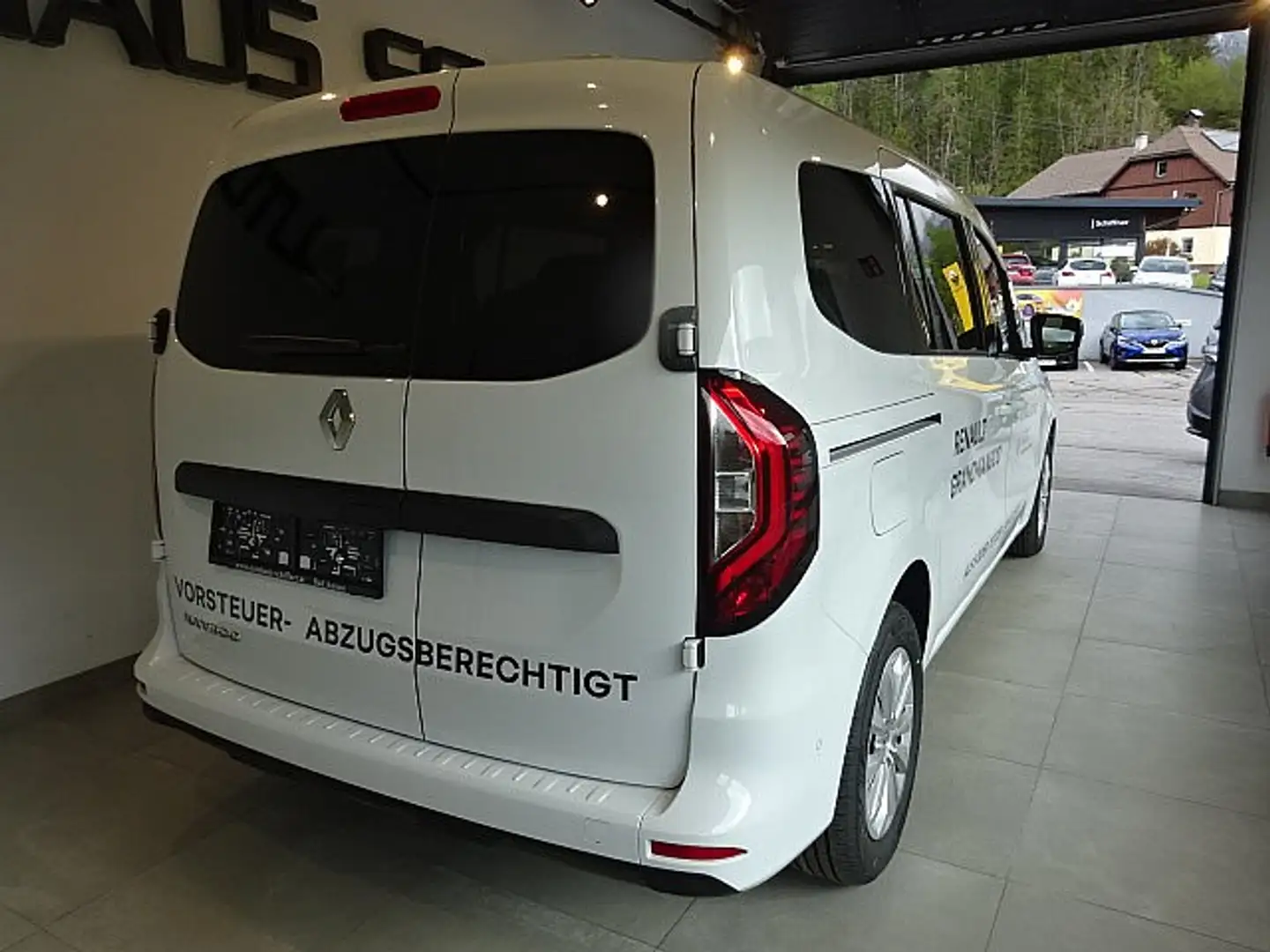 Vehicle image, number 5