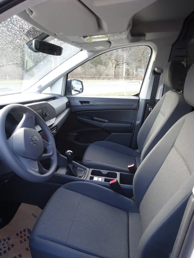 Vehicle image, number 9