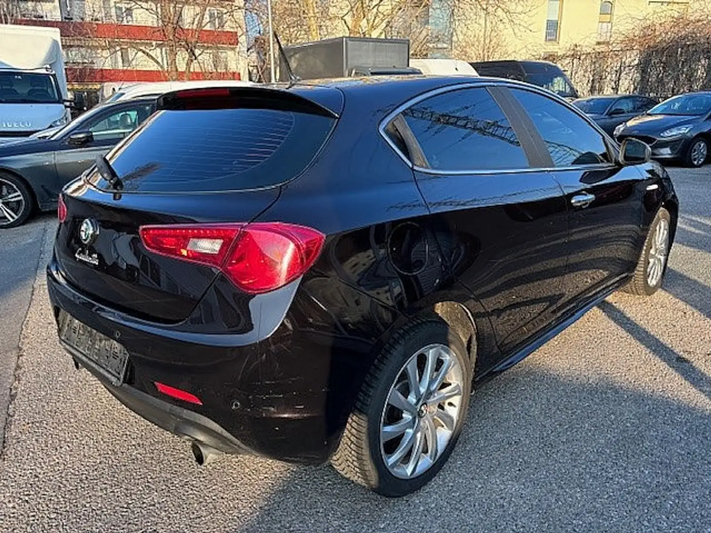 Vehicle image, number 6