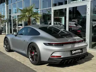 Vehicle image thumbnail, number 4