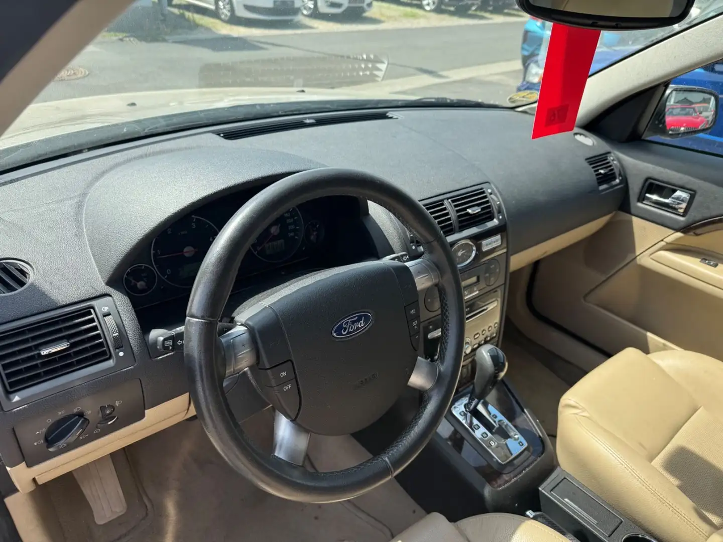 Vehicle image, number 8