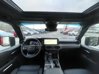 Vehicle image thumbnail, number 12