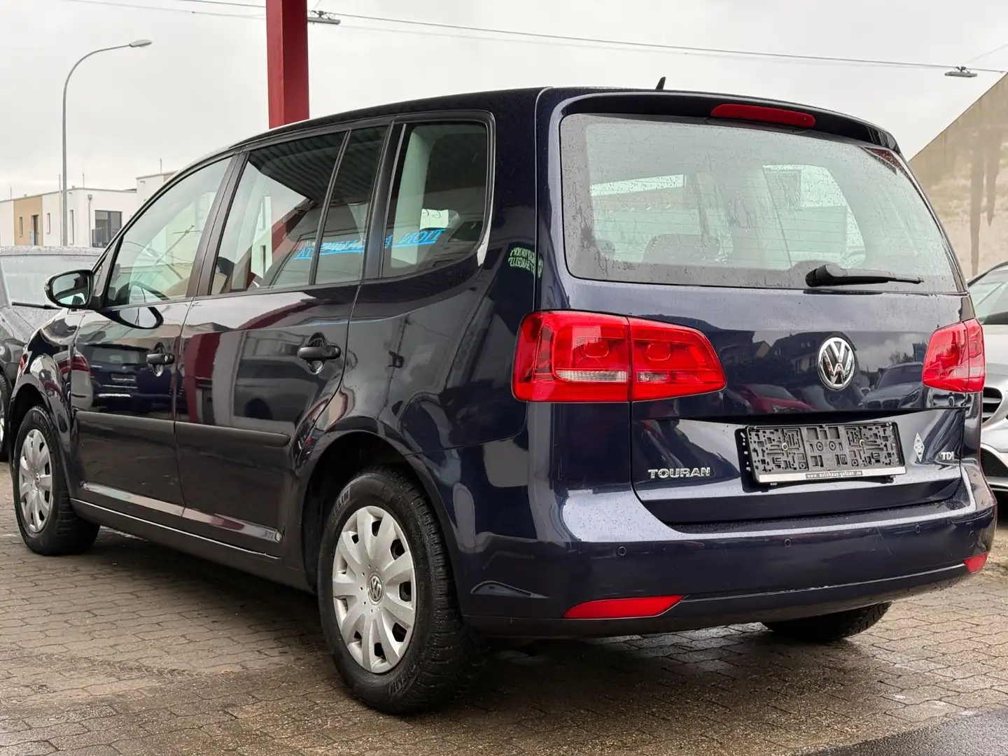 Vehicle image, number 6