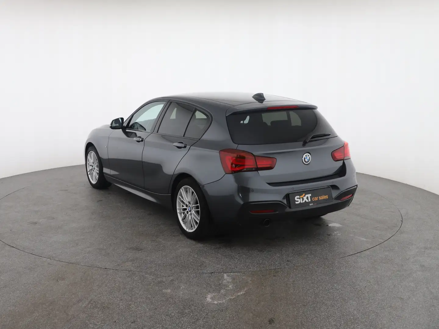 Vehicle image, number 4